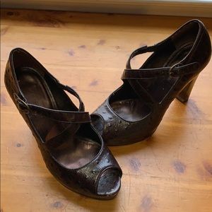Brown Ostrich Leather Criss cross strap heels